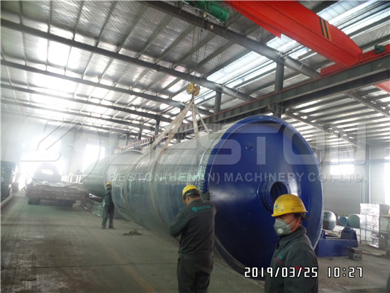 Loading of Pyrolysis Reactor